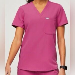 Figs Catarina One-Pocket Scrub Top in Electric Orchid